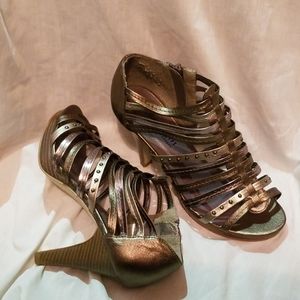 Bronze strappy heel